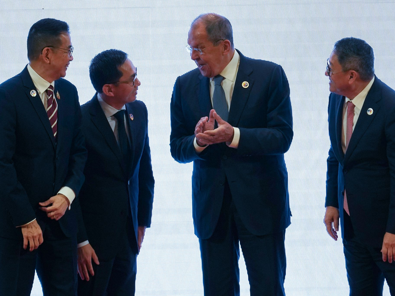 Der russische Außenminister Sergej Lawrow warnte in Laos vor einer «eskalierenden Konfrontation» in Südostasien. - Foto: Sakchai Lalit/AP