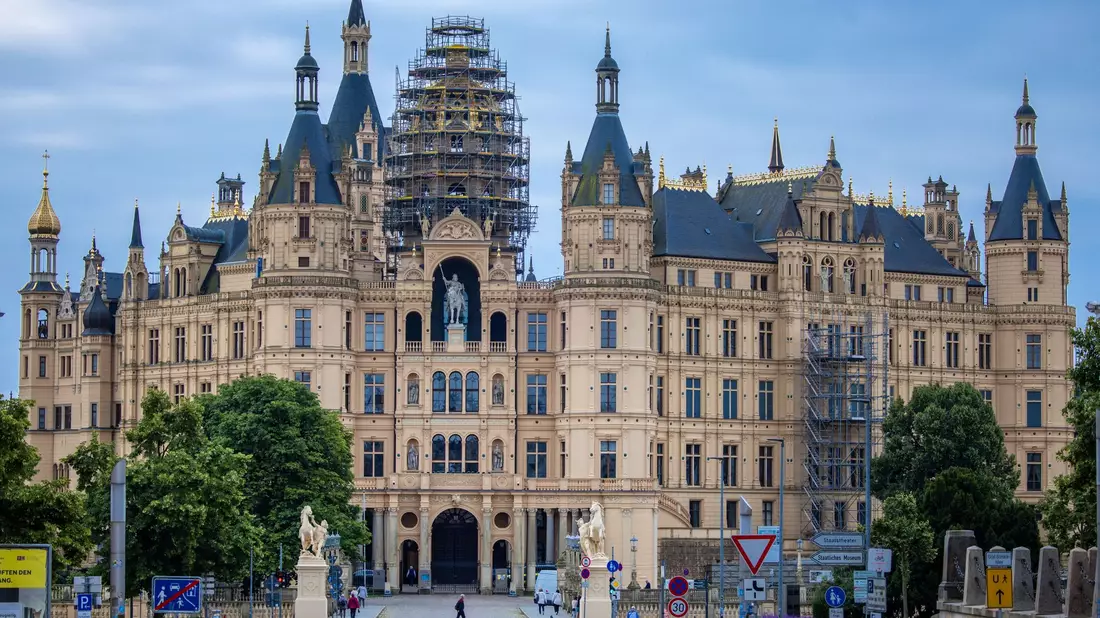 Jetzt steht auch Schwerin auf der Liste der UNESCO-Welterbestätten - Bild: Jens Büttner/dpa