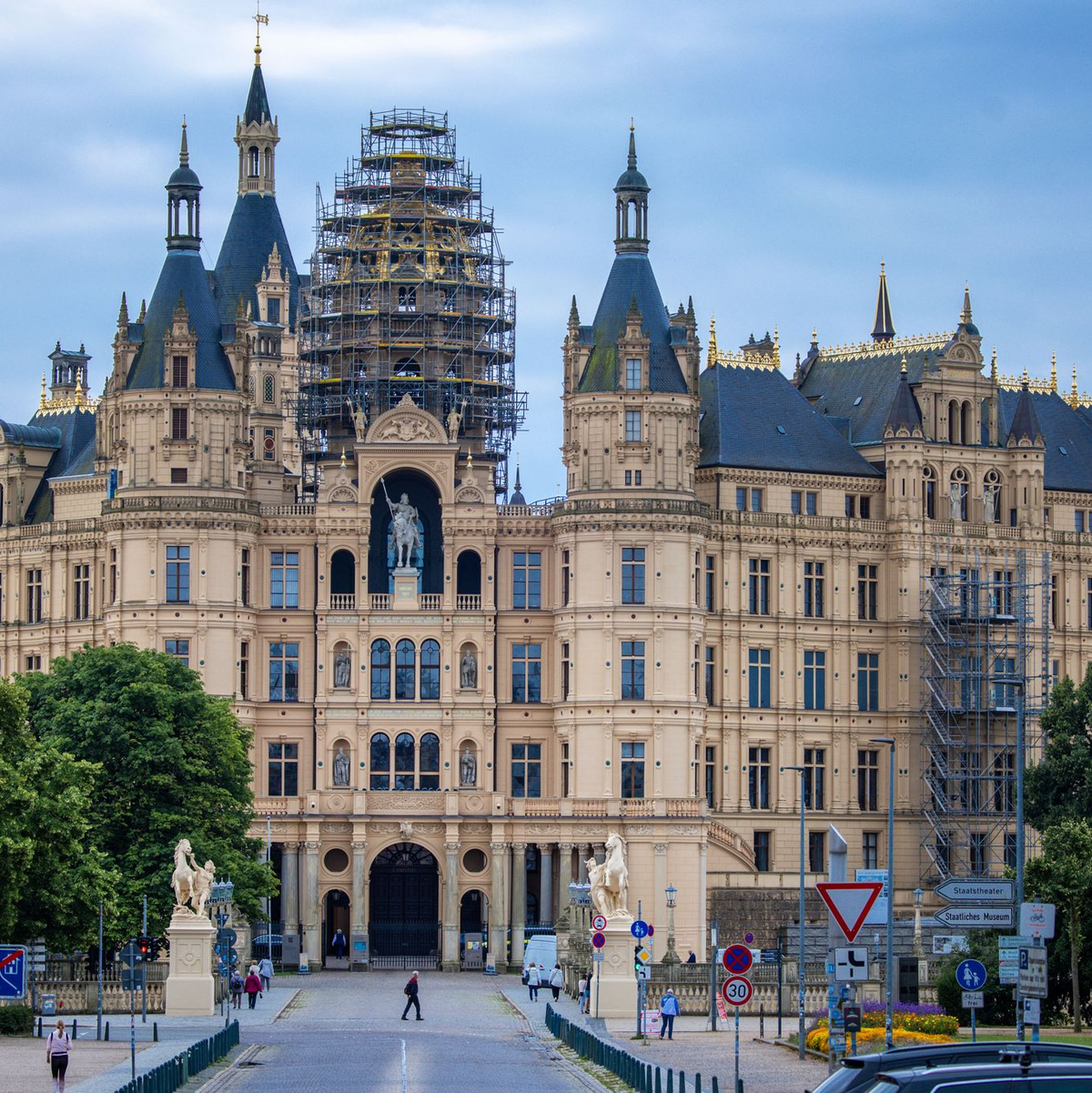 Jetzt steht auch Schwerin auf der Liste der UNESCO-Welterbestätten - Foto: Jens Büttner/dpa