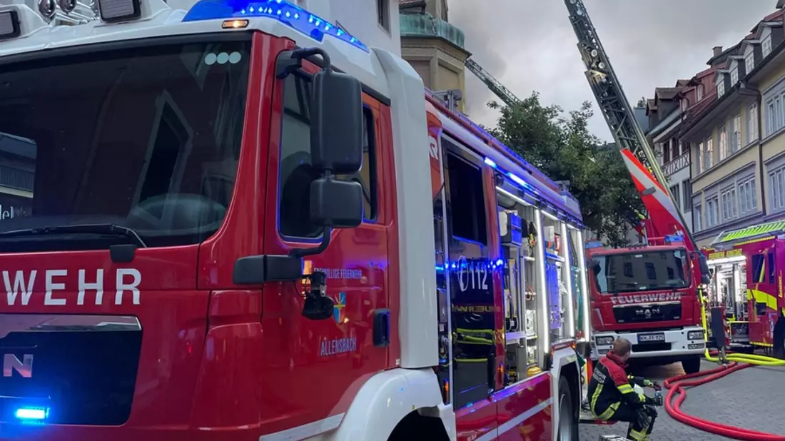 FW Allensbach: Überlandhilfe bei Großbrand in Konstanz - Bild: presseportal.de