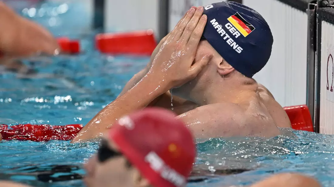 Olympiasieger Lukas Märtens kämpfte mit den Tränen. - Bild: Sven Hoppe/dpa