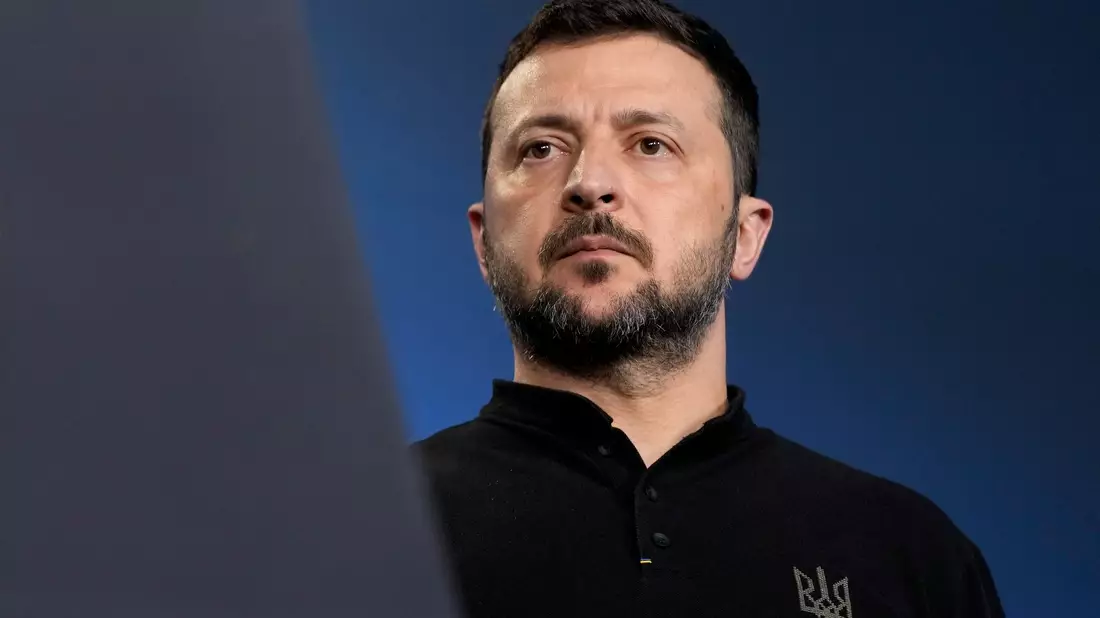 Der ukrainische Präsident Wolodymyr Selenskyj fordert, dass verletzte und traumatisierte Soldaten besser versorgt werden. (Archivbild) - Bild: Susan Walsh/AP/dpa