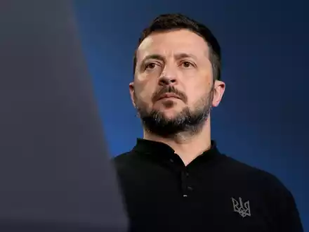 Der ukrainische Präsident Selenskyj berichtet über die Lage an den Fronten. (Archivbild) - Foto: Susan Walsh/AP/dpa