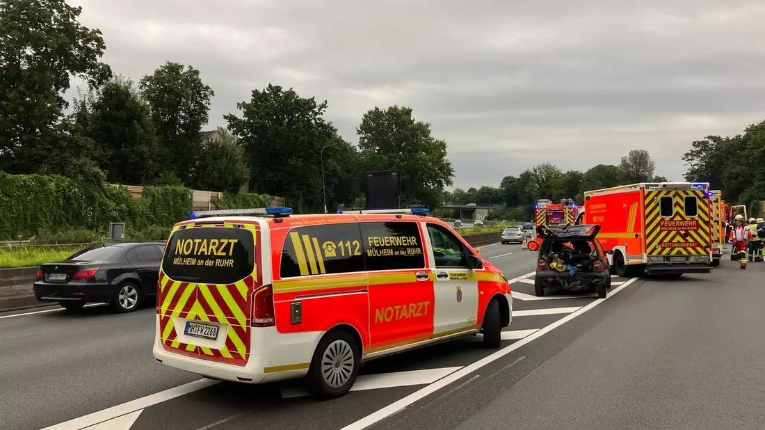 FW-MH: Verkehrsunfall mit 6 Verletzten auf der A40 - Bild: presseportal.de