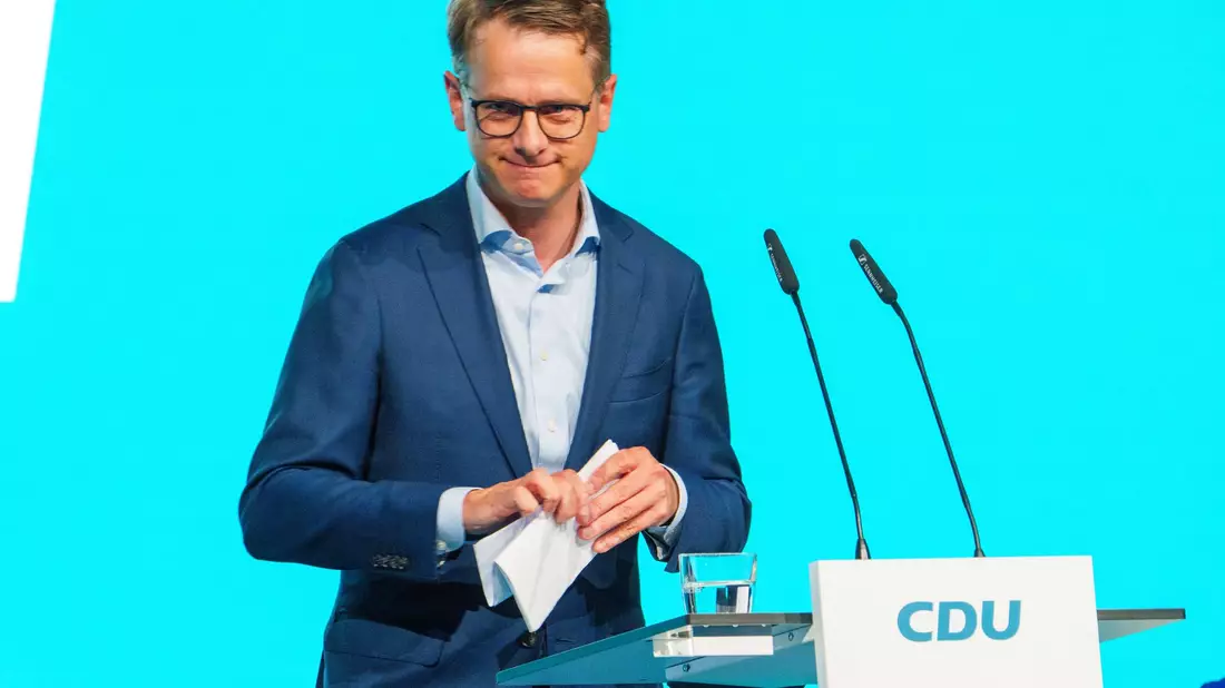 CDU-Generalsekretär Carsten Linnemann fordert, mutmaßlich arbeitsunwilligen Menschen die Grundsicherung zu streichen. (Archivbild) - Bild: Andreas Arnold/dpa