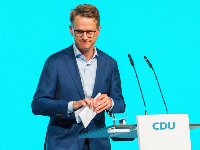 CDU-Generalsekretär Linnemann würde Arbeitsunwilligen das Bürgergeld auch ganz streichen. (Archiv-Foto) - Foto: Andreas Arnold/dpa