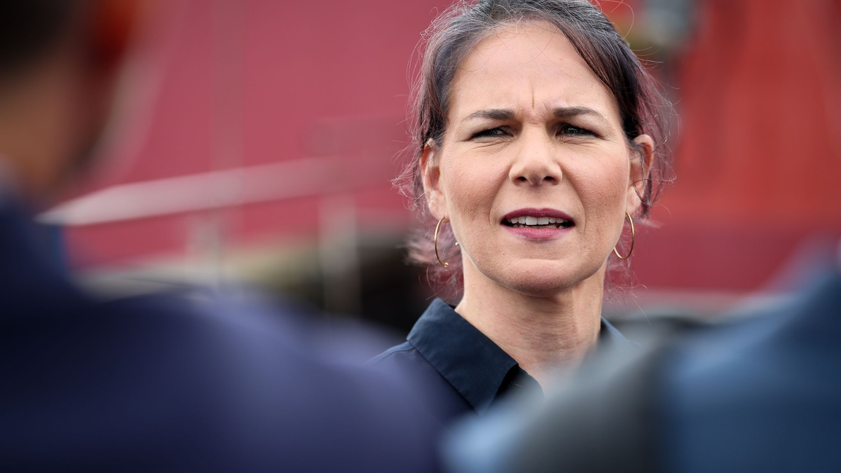 Außenministerin Annalena Baerbock spricht den Familien ihr Mitgefühl aus, die Angehörige bei einem Raketenangriff auf die Golanhöhen verloren haben. (Archiv-Foto) - Foto: Christian Charisius/dpa