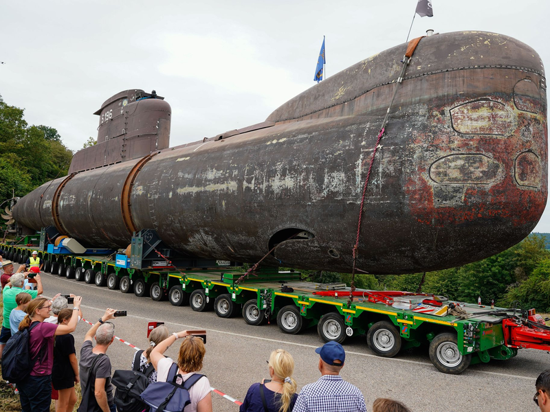Mensch trifft Maschine: Das rund 50 Meter lange Boot war von 1973 bis 2010 im Einsatz. (Archivbild) - Foto: Uwe Anspach/dpa