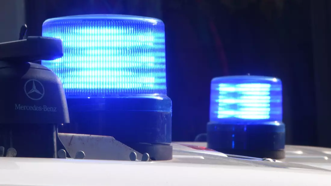 In Berlin ist ein Streit zwischen vier Männern eskaliert. (Symbolbild) - Bild: Carsten Rehder/dpa