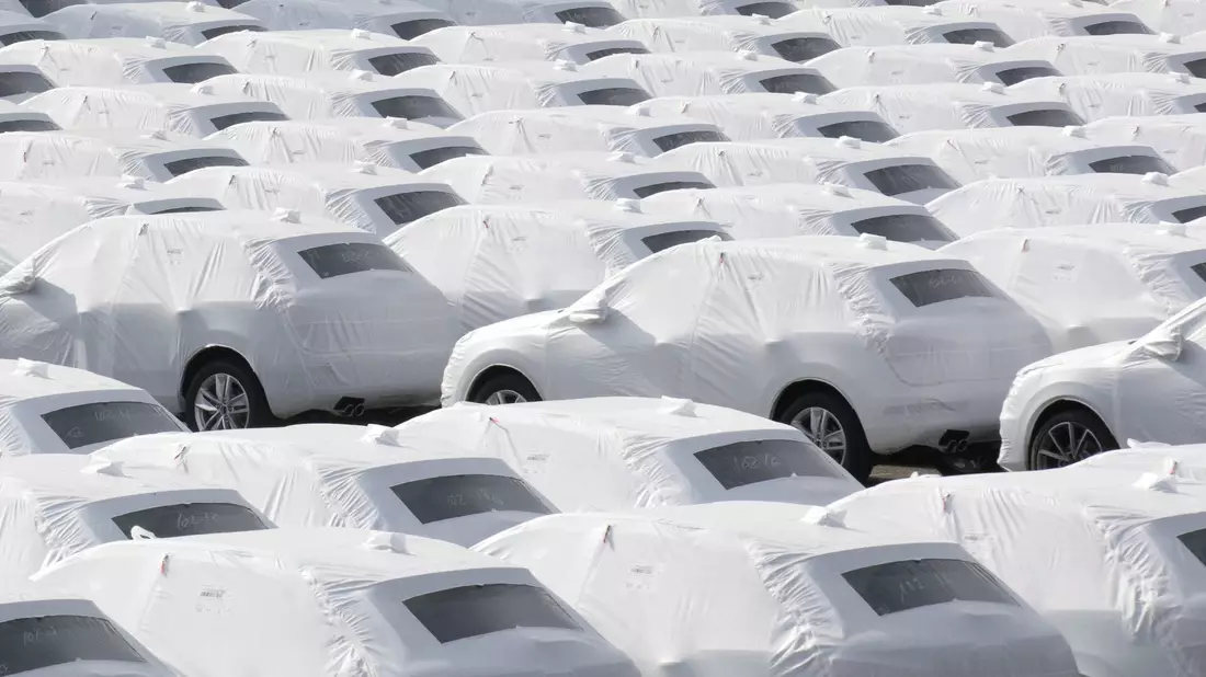 Die Dax-Konzerne haben 2023 laut einer Studie mehr als 10 Milliarden Euro Subventionen erhalten - viel Geld floss an die Autobauer (Archivfoto). - Bild: Jörg Sarbach/dpa