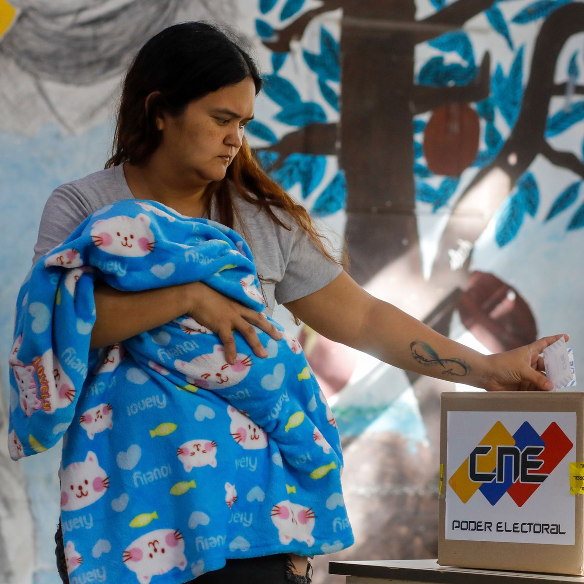 Rund 21,6 Millionen Menschen waren wahlberechtigt. - Foto: Cristian Hernandez/AP/dpa