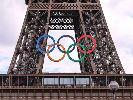 Eiffelturm mit Olympischen Ringen (Archiv) - Foto: über dts Nachrichtenagentur