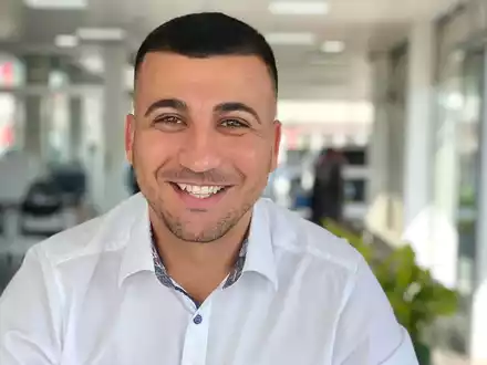 Immer mehr Autohäuser schließen - Hüseyin Zan verrät, was die Ursachen sind und wie man sich davor schützt - Foto: presseportal.de