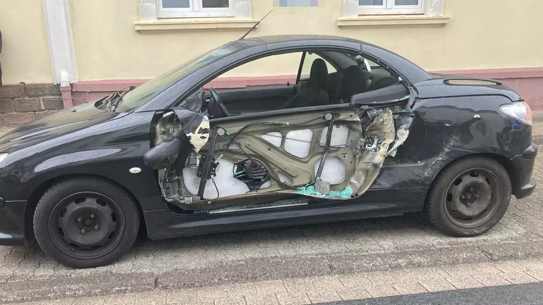 POL-HX: Lkw und Auto stoßen zusammen - Bild: presseportal.de