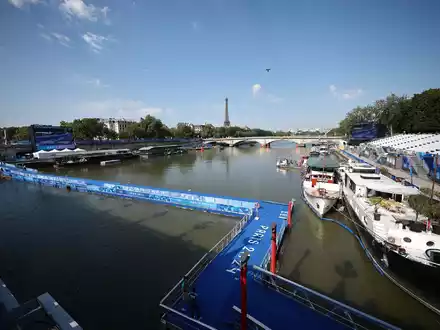 Die Seine bleibt zu dreckig - der Männer-Triathlon wird verschoben. - Foto: Sven Hoppe/dpa