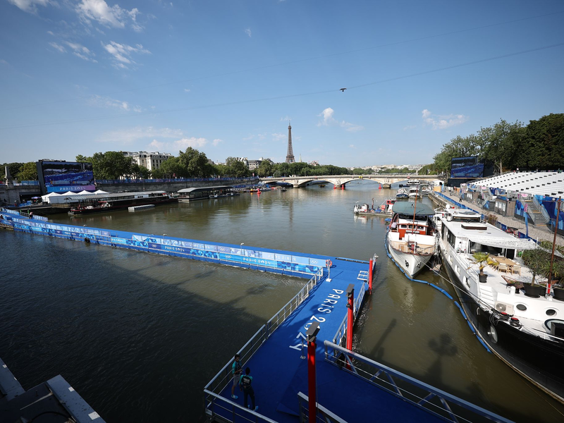 Die Seine bleibt zu dreckig - der Männer-Triathlon wird verschoben. - Foto: Sven Hoppe/dpa