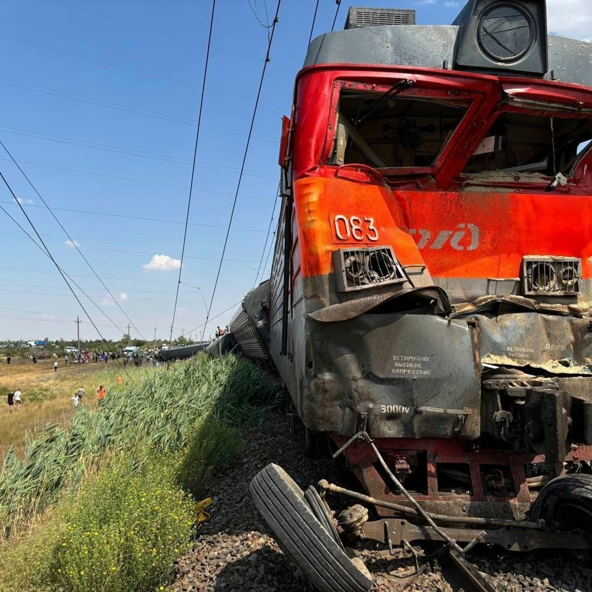  Der Verkehr auf der Strecke wurde vorübergehend eingestellt.  - Foto: Uncredited/Kotelnikovsky District Administration/AP/dpa