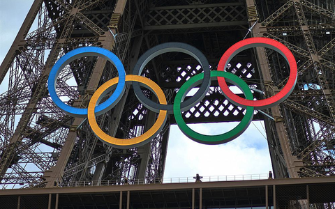 Eiffelturm mit Olympischen Ringen (Archiv) - Foto: über dts Nachrichtenagentur