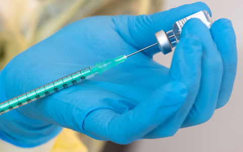 Die mRNA-Technologie hat zur Entwicklung von Coronaimpfstoffen im Rekordtempo beigetragen (Archivbild) - Foto: Sven Hoppe/dpa