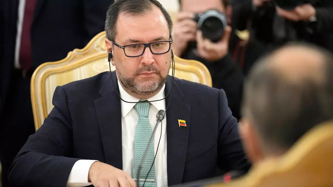 Venezuela weise «die Einmischung und die Erklärungen einer Gruppe rechter Regierungen» auf das Schärfste zurück, teilte Venezuelas Außenminister Yvan Gil mit. (Archivbild) - Bild: Alexander Zemlianichenko/AP/dpa