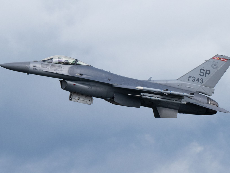 Erste F-16 in der Ukraine - Foto: Boris Roessler/dpa