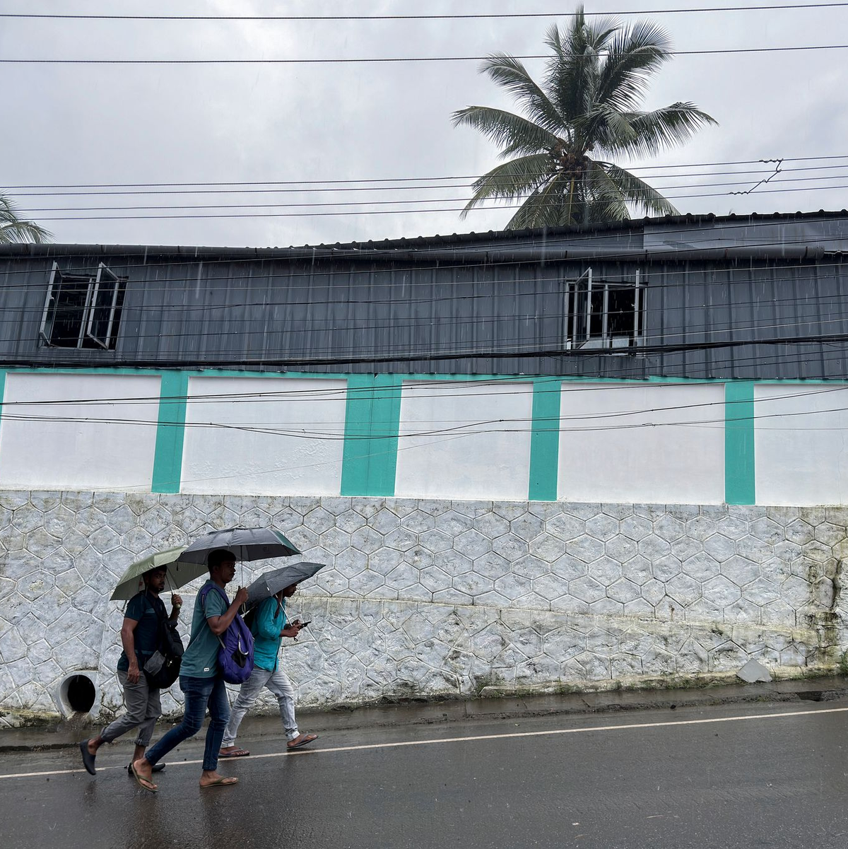 Heftiger Regen in Indien - mit schlimmen Folgen für die Bevölkerung. (Foto aktuell) - Foto: R S Iyer/AP