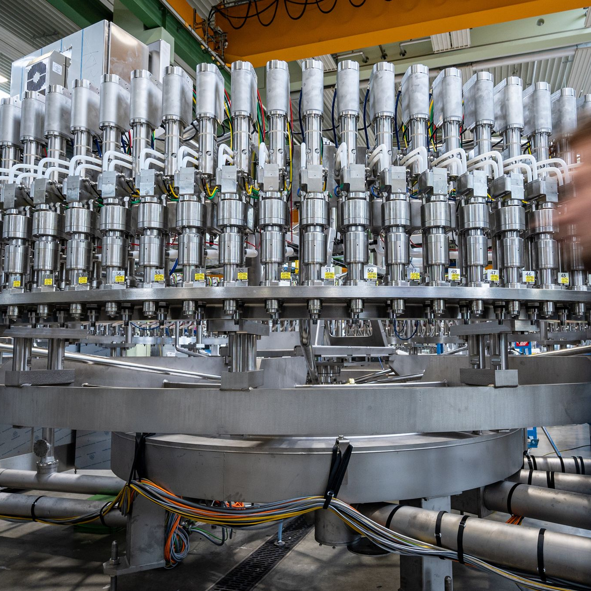 Die wirtschaftliche Krise trifft auch exportorientierte Unternehmen. - Foto: Armin Weigel/dpa