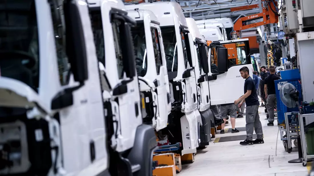 Die deutsche Wirtschaft ist im zweiten Quartal leicht geschrumpft (Archivfoto) - Bild: Sven Hoppe/dpa