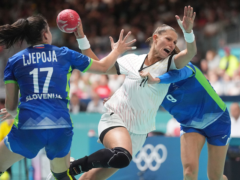 MBundestrainer Markus Gaugisch war zufrieden mit der Leistung seiner Spielerinnen. - Foto: Marcus Brandt/dpa