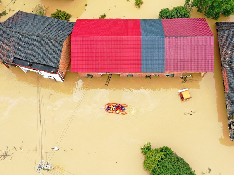 Die Provinz Hunan in China ist besonders von den starken Regenfällen betroffen. - Foto: Uncredited/CHINATOPIX/AP/dpa