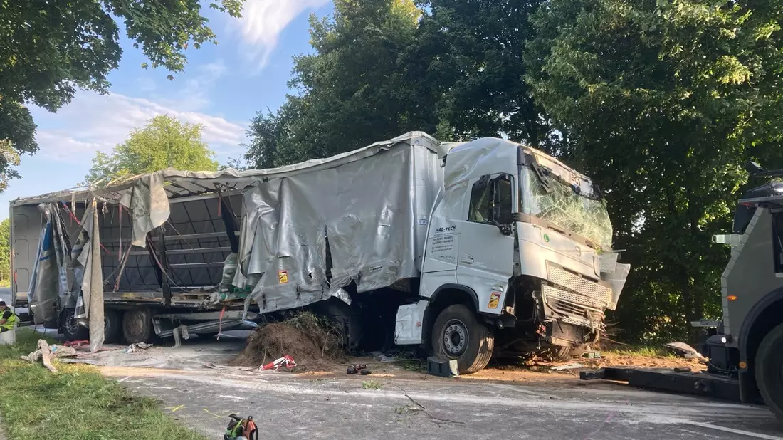 POL-COE: Coesfeld, Billerbeck, B525/Fahrbahn weiterhin gesperrt - Bild: presseportal.de