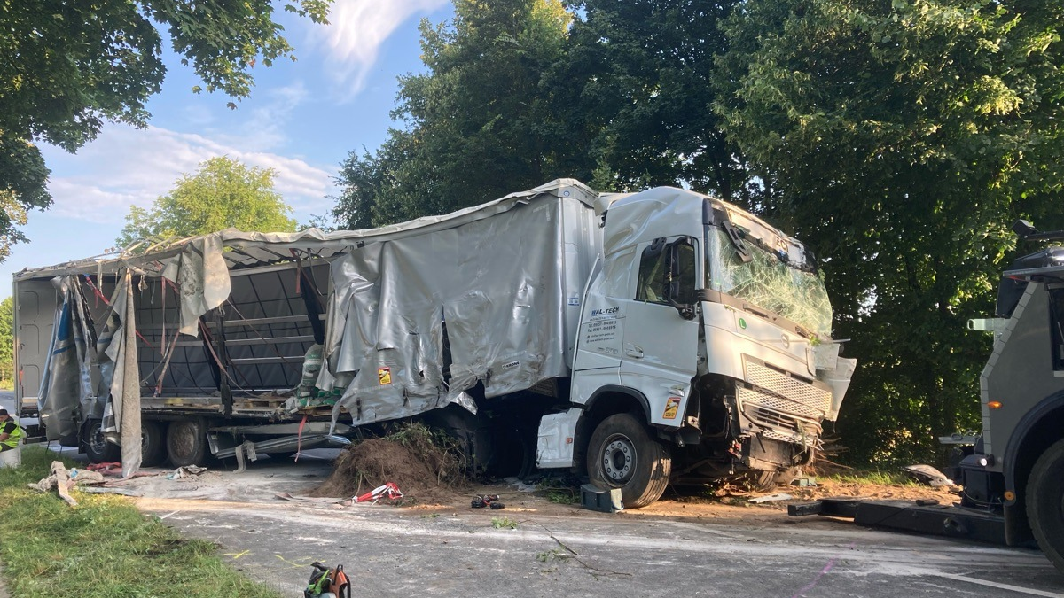 POL-COE: Coesfeld, Billerbeck, B525/Fahrbahn weiterhin gesperrt - Foto: presseportal.de