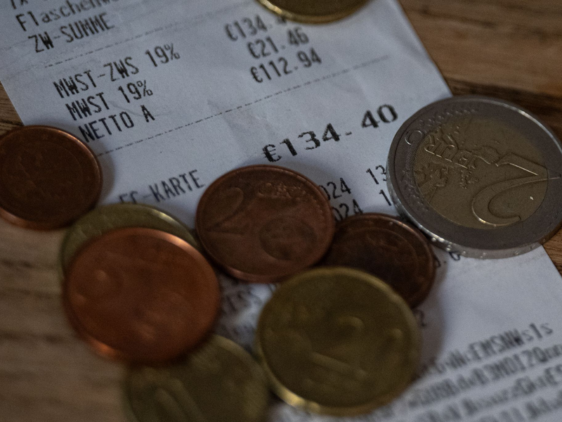 Die Inflation in Deutschland zieht im Juli wieder an (Archivfoto). - Foto: Hannes P Albert/dpa