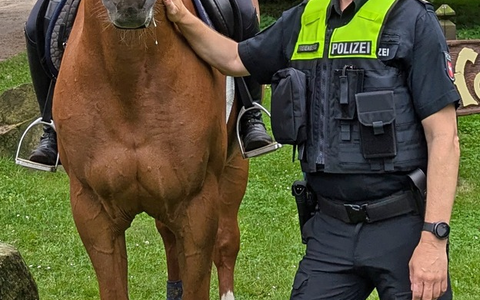 POL-CE: Der Landkreis und die Polizei empfangen die diesjährigen Heidereiter aus Braunschweig - Foto: presseportal.de