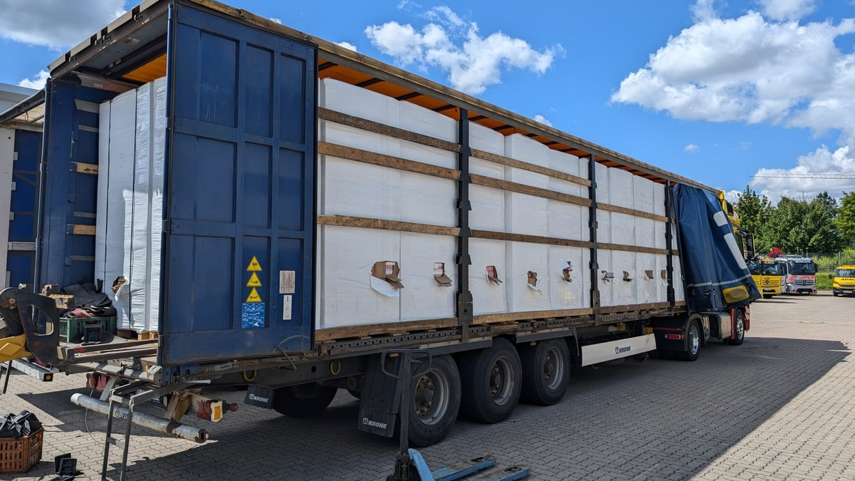 HZA-KI: Zoll stellt erneut 10,4 Millionen unversteuerte Zigaretten sicher - Foto: presseportal.de