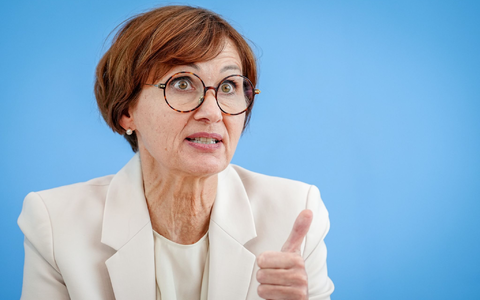 Bundesbildungsministerin Bettina Stark-Watzinger dreht den Spieß im Bund-Länder-Streit über den Digitalpakt Schule um: Sie fordert Aussagen dazu, wie viel Geld die Länder bereit sind, in die Schuldigitalisierung zu investieren. (Archivbild) - Foto: Kay Nietfeld/dpa