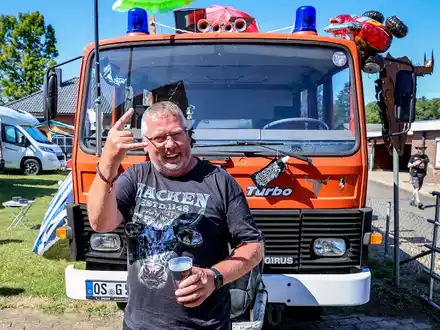 Am Mittwoch öffnet das Infield vor den großen Bühnen. - Foto: Axel Heimken/dpa