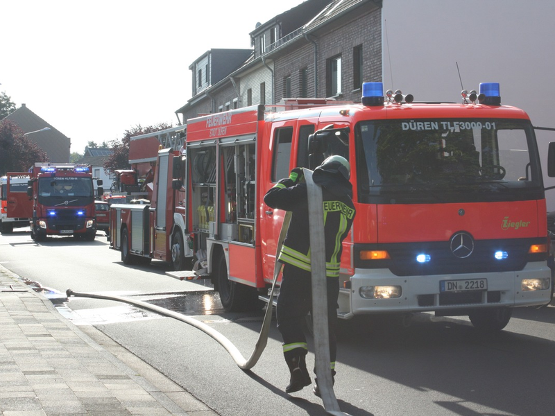 FW Düren: Vermeintlicher Dachstuhlbrand - Foto: presseportal.de