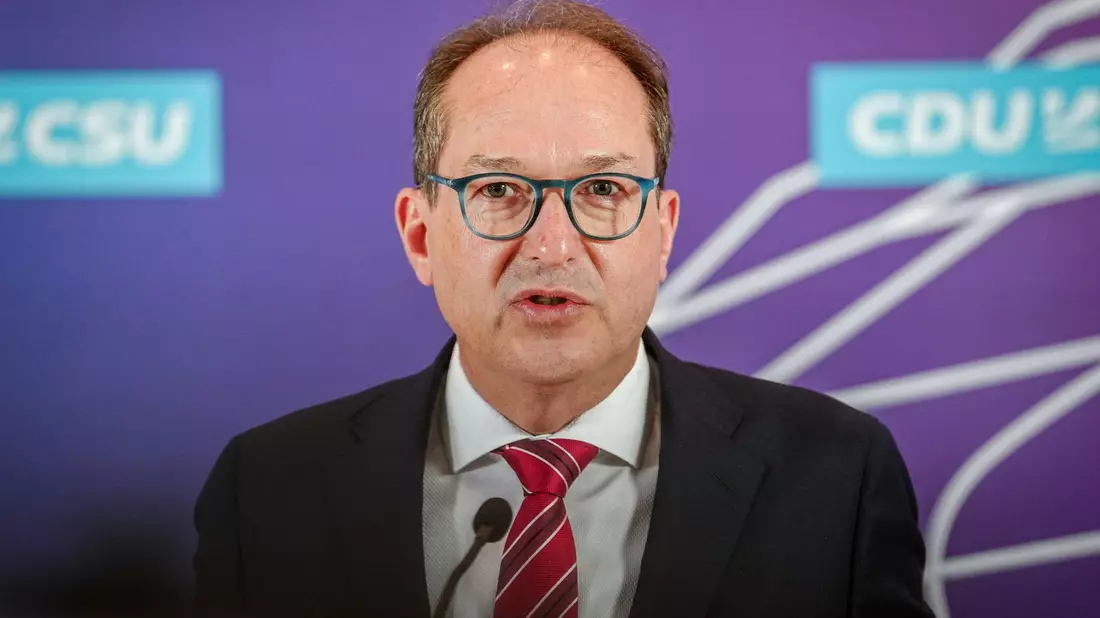 CSU-Landesgruppenchef Dobrindt will ein «neues Leistungssystem für Asylbewerber». (Archivbild)  - Bild: Kay Nietfeld/dpa