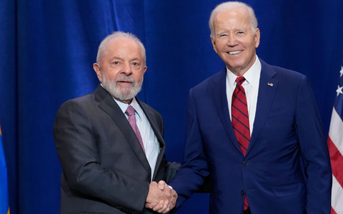 Die Staatschefs der beiden bevölkerungsreichsten Länder in Amerika fordern Transparenz ein. - Foto: Susan Walsh/AP/dpa Die Staatschefs der beiden bevölkerungsreichsten Länder in Amerika fordern Transparenz ein. - Foto: Susan Walsh/AP/dpa