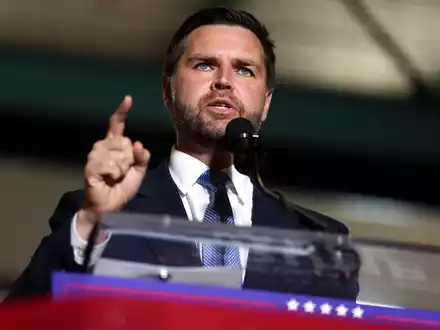 Der republikanische Vizepräsidentschaftskandidat J.D. Vance hat einen holprigen Start an der Seite Donald Trumps. - Foto: Ellen Schmidt/AP/dpa