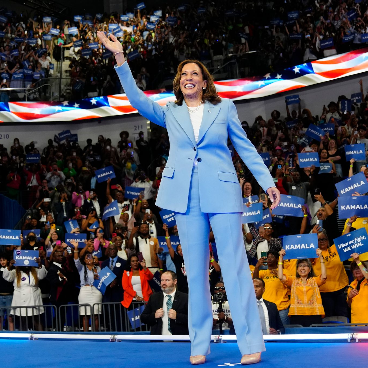 Vizepräsidentin Kamala Harris wirft Trump «Spaltung» und «Respektlosigkeit» vor. (Archivbild) - Foto: John Bazemore/AP