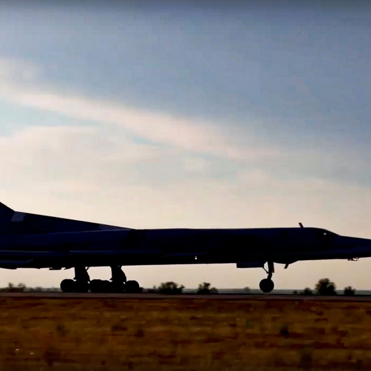 Russischer Bomber Tupolew Tu-22M - Foto: Uncredited/Russian Defense Ministry Press Service/AP/dpa