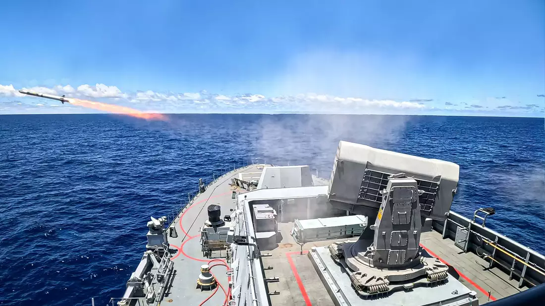 Fregatte «Baden-Württemberg» bei Übung Rimpac - Bild: Nico Theska/Bundeswehr/dpa
