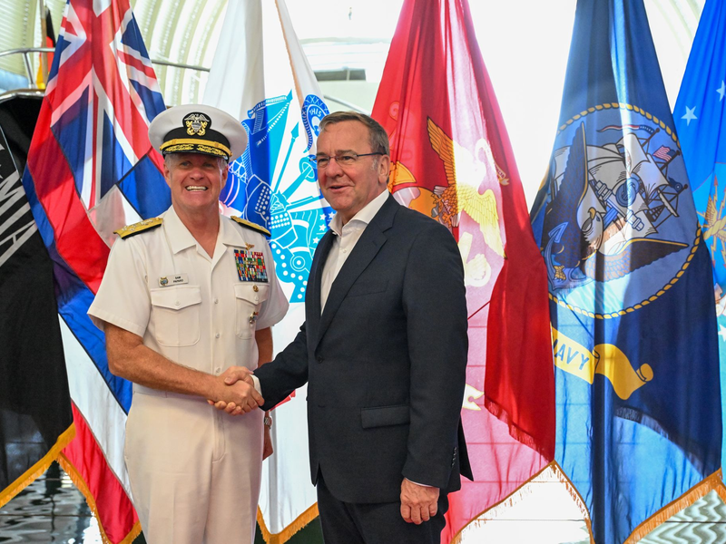 Verteidigungsminister Pistorius besucht Pearl Harbor. - Foto: Soeren Stache/dpa