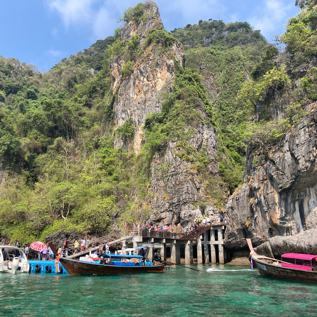 In der Monsunzeit herrscht an der Anlegestelle hoher Wellengang. (Archivbild) - Foto: Carola Frentzen/dpa