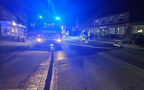 FW-ROW: Pkw gerät in Brand - Foto: presseportal.de