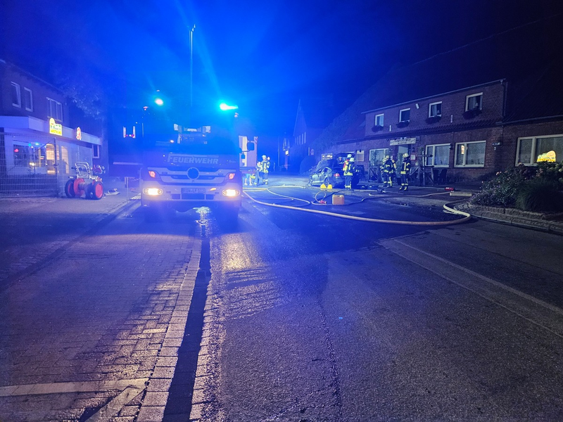 FW-ROW: Pkw gerät in Brand - Foto: presseportal.de