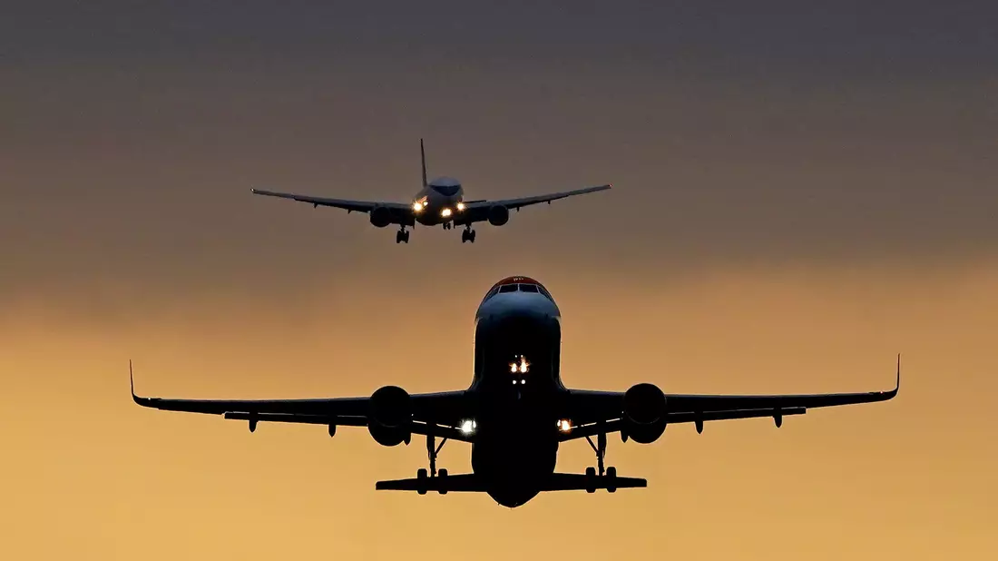 Mehr Passagiere fliegen in den Urlaub. - Bild: Gareth Fuller/PA Wire/dpa