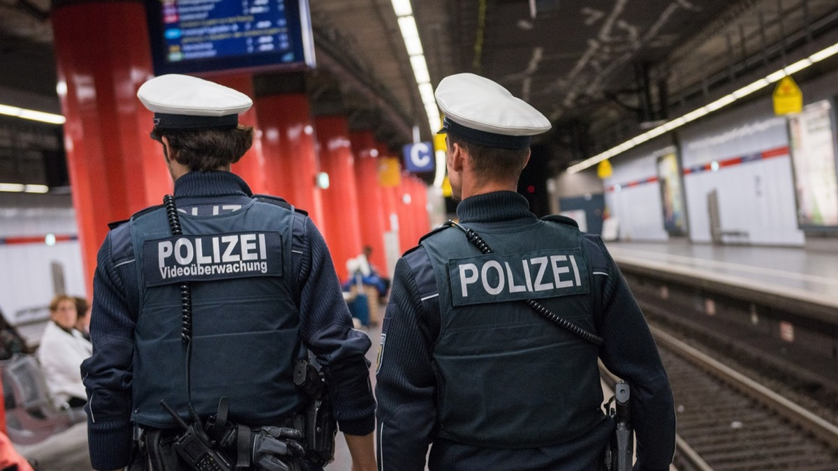 Bundespolizeidirektion München: Körperverletzung in S-Bahn / Unbekannter gibt sich als Bahnmitarbeiter aus - Foto: presseportal.de